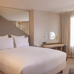 Otel Beige, Paris