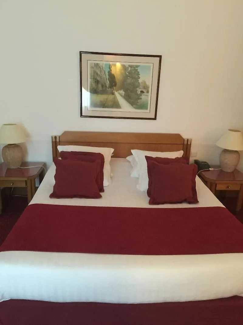 ****  Hotel Royal Elysées Parigi Francia