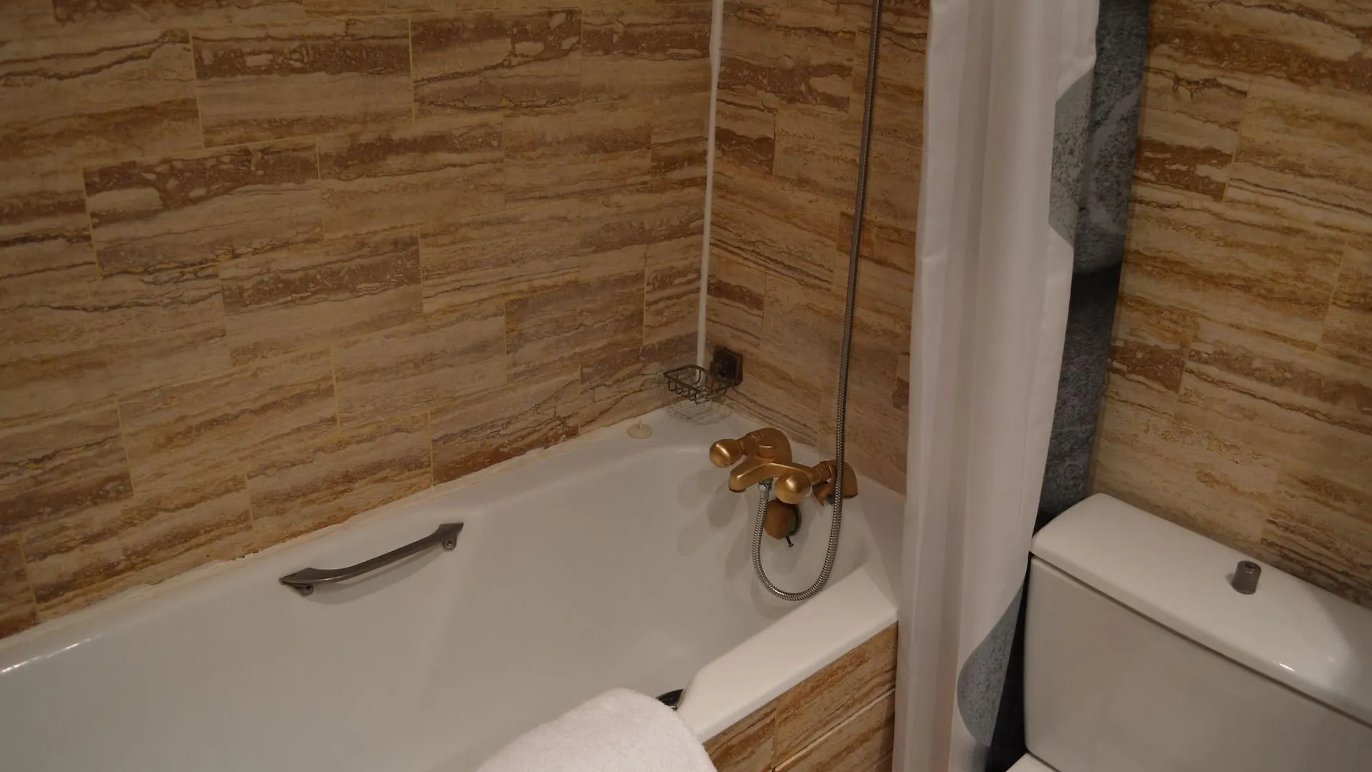6 Vh Hotel Paris