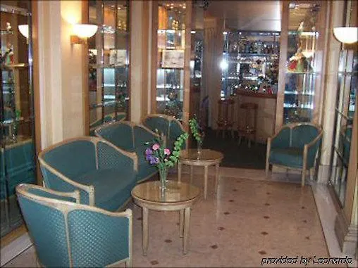 6 Vh Hotel Paris France